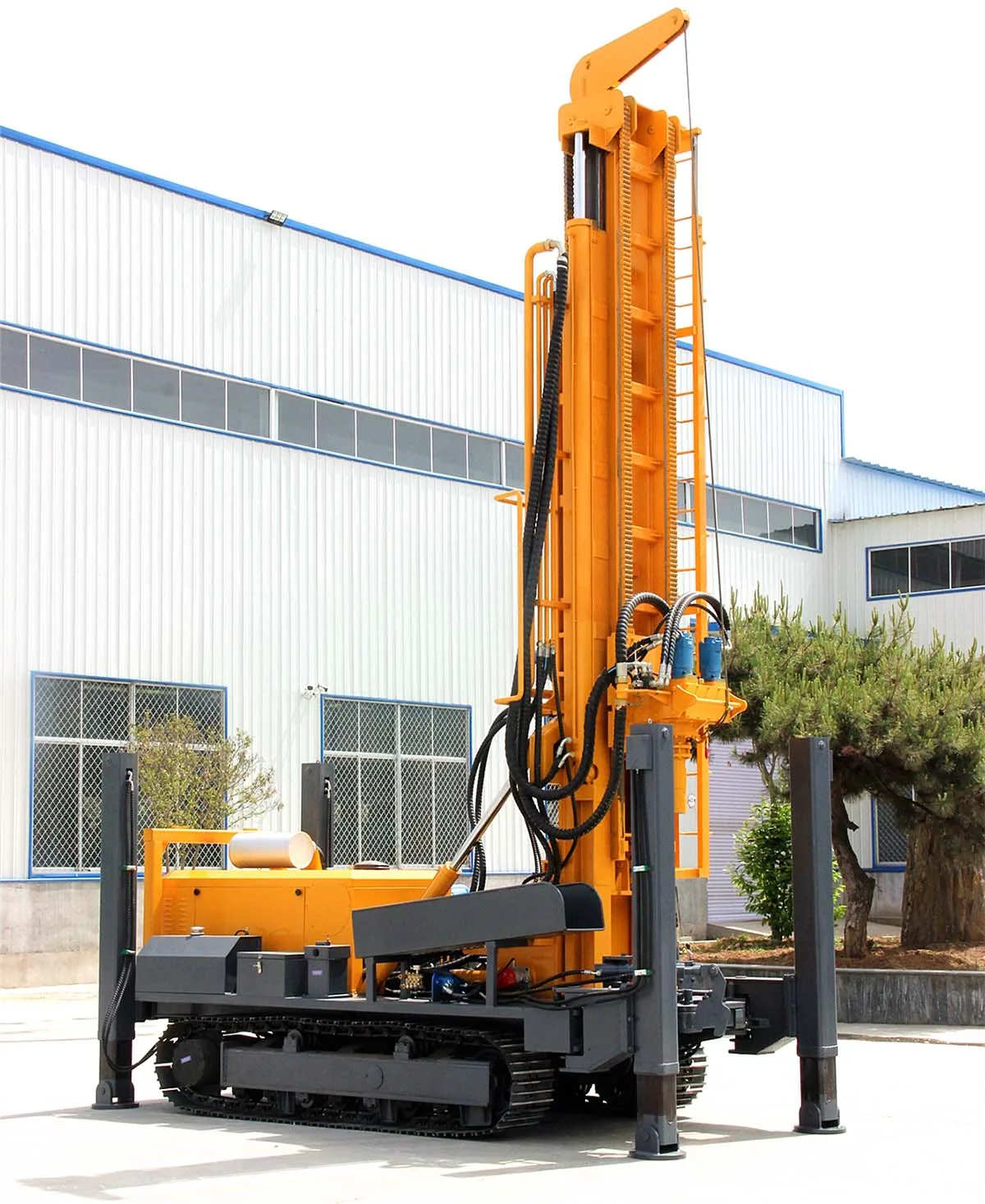 KS Crawler Water Well Rigs - representative photo